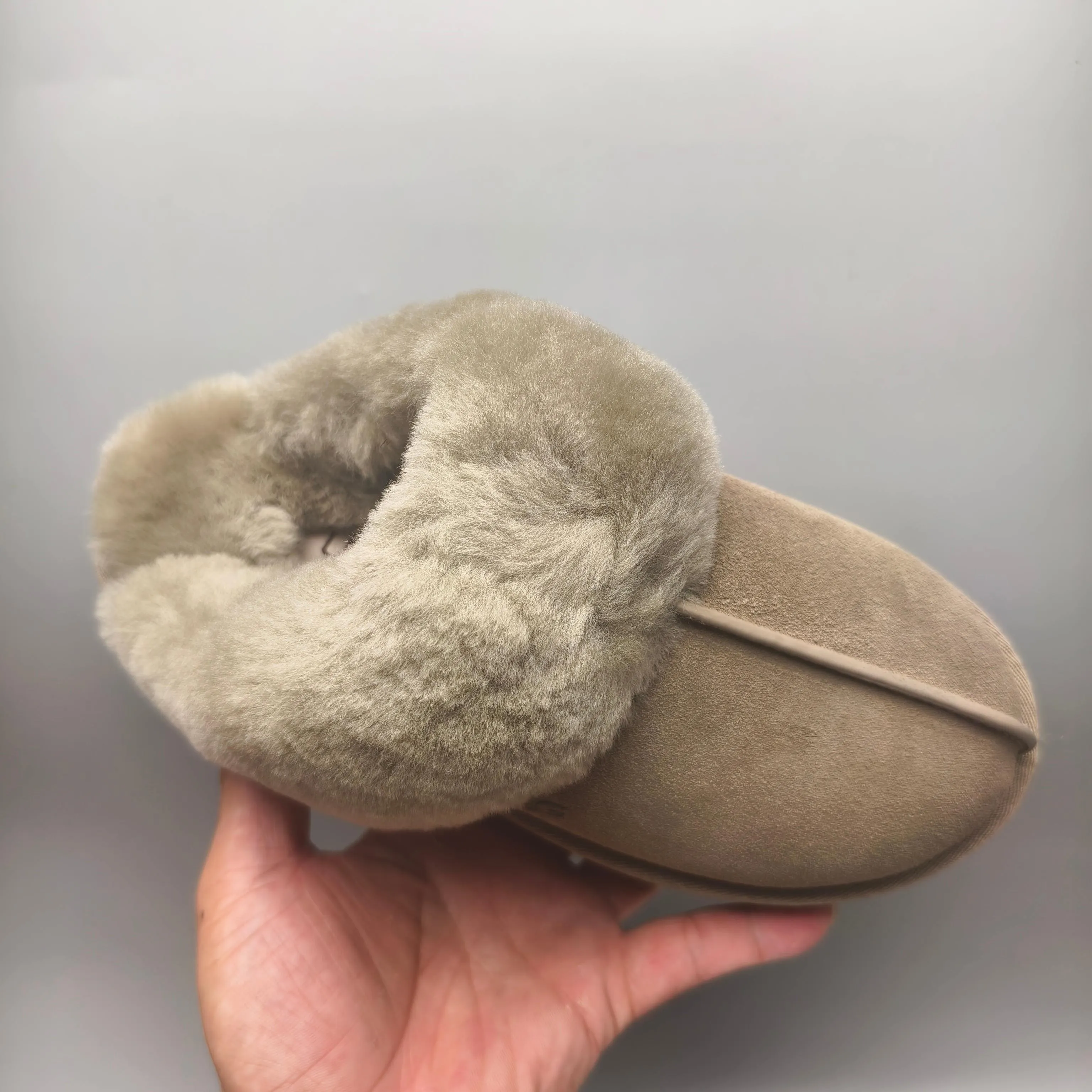 💰440 UGG sheepskin all-in-one snow boots 2550 🔥Thick-soled wool slippers (star slippers plus version) are comfortable and can be worn at home. Wool slippers can be worn outside. Split cow upper, Longfeng moccasin wool lining. The original three-layer combination outsole is light and comfortable on the foot. Only the top version is made. The oil edge craftsmanship is exquisite! Color: maroon gray sand antelope brown black code number: 35-41